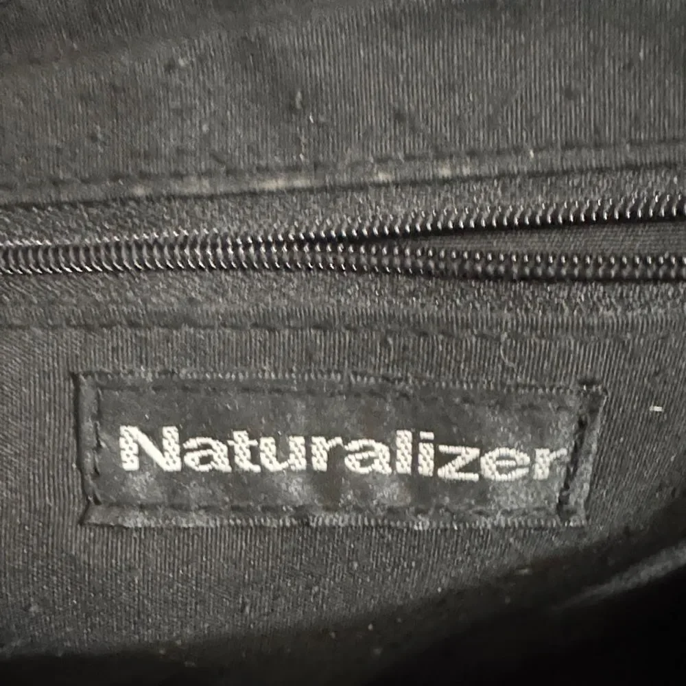 Naturalizer Soft Black Leather Shoulder Bag Contrasting Stitch Organizing Pocket